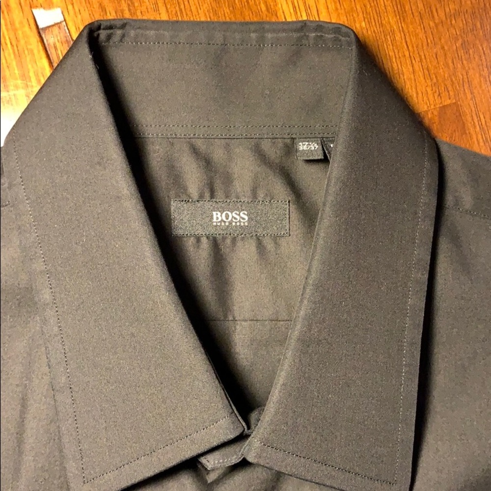 Hugo Boss Men’s Black Button Down Dress Shirt 17.5